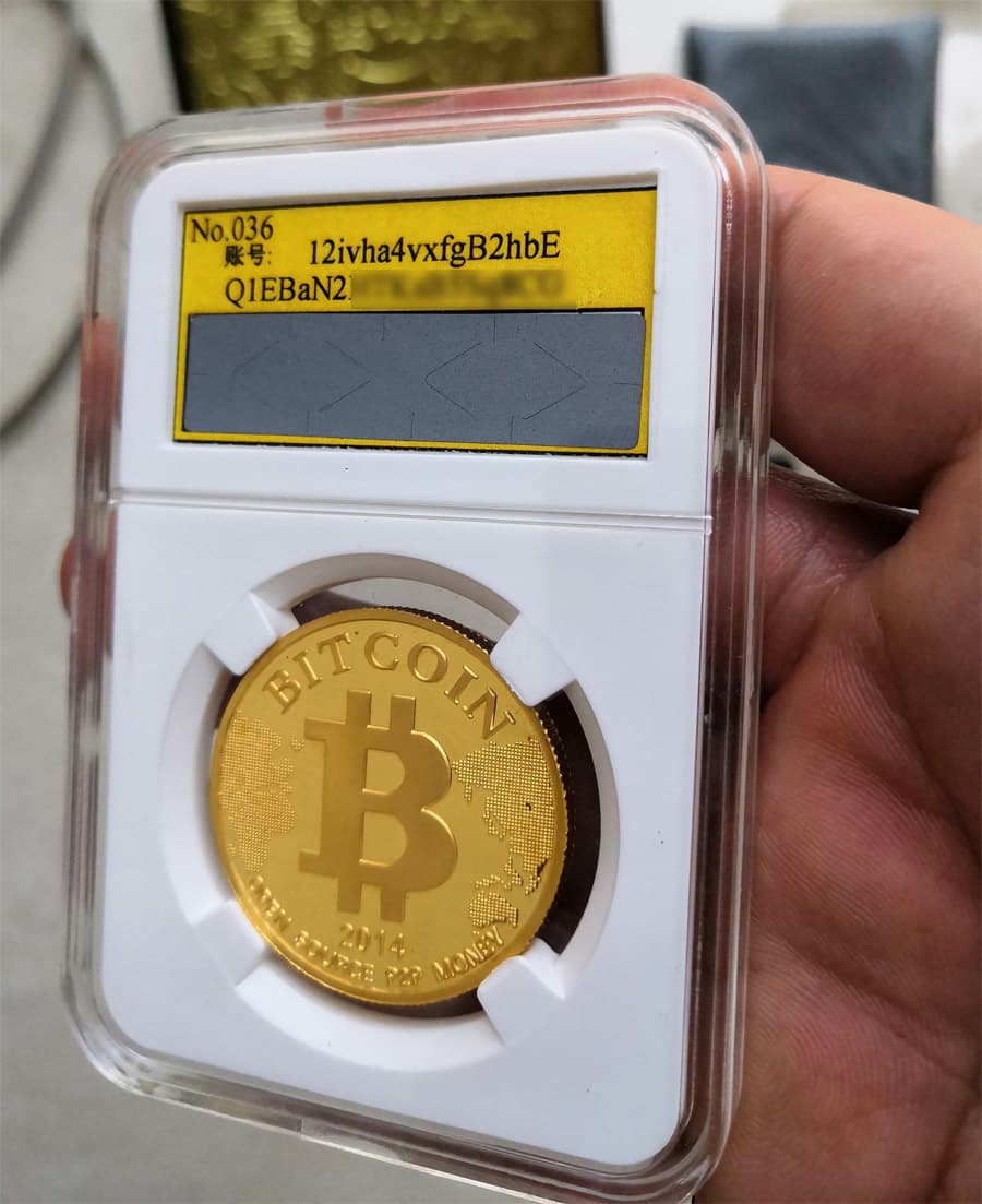 Bitcoin vs gold — scarcity, from mine to mathematics