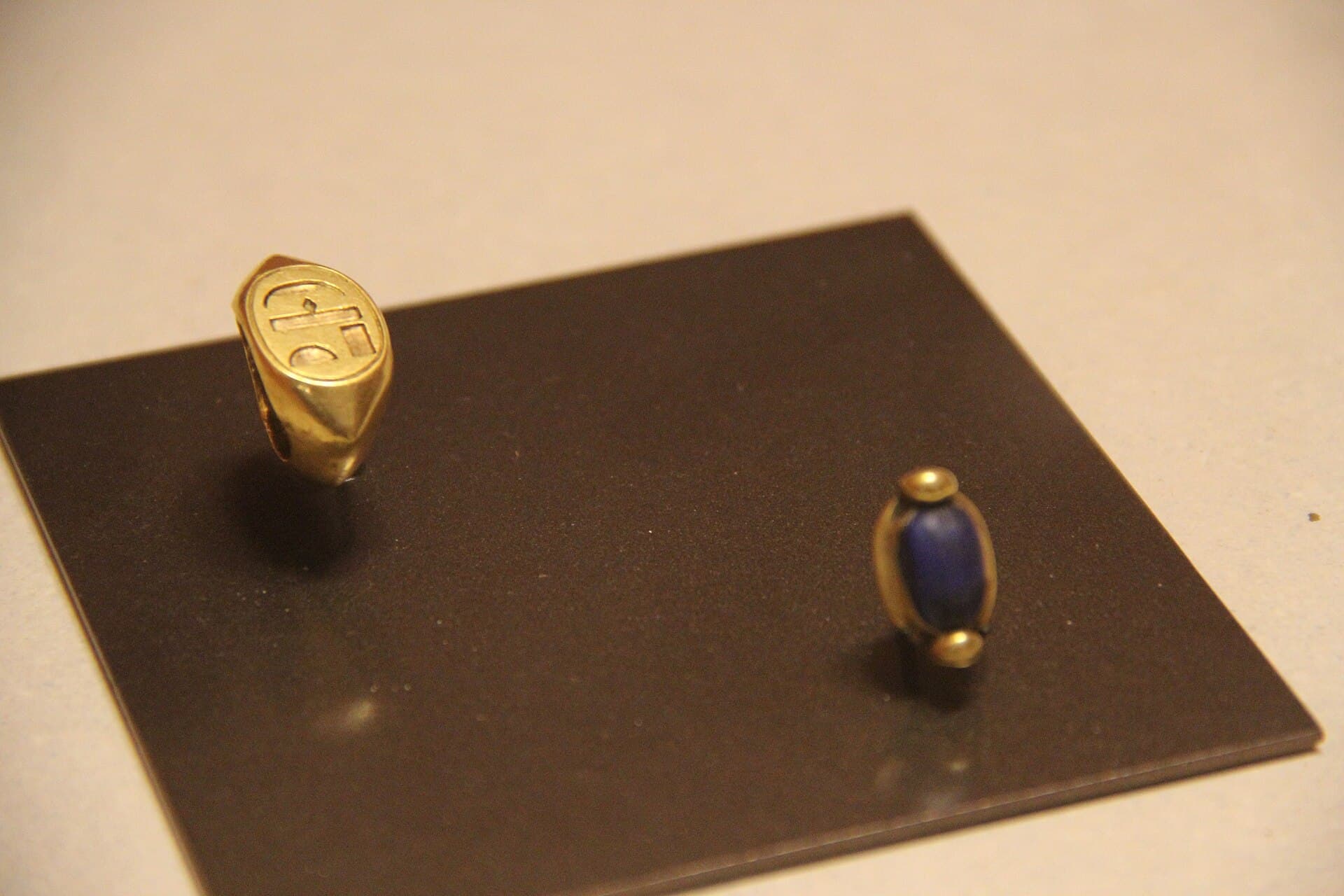 The gold rings of ancient Egypt