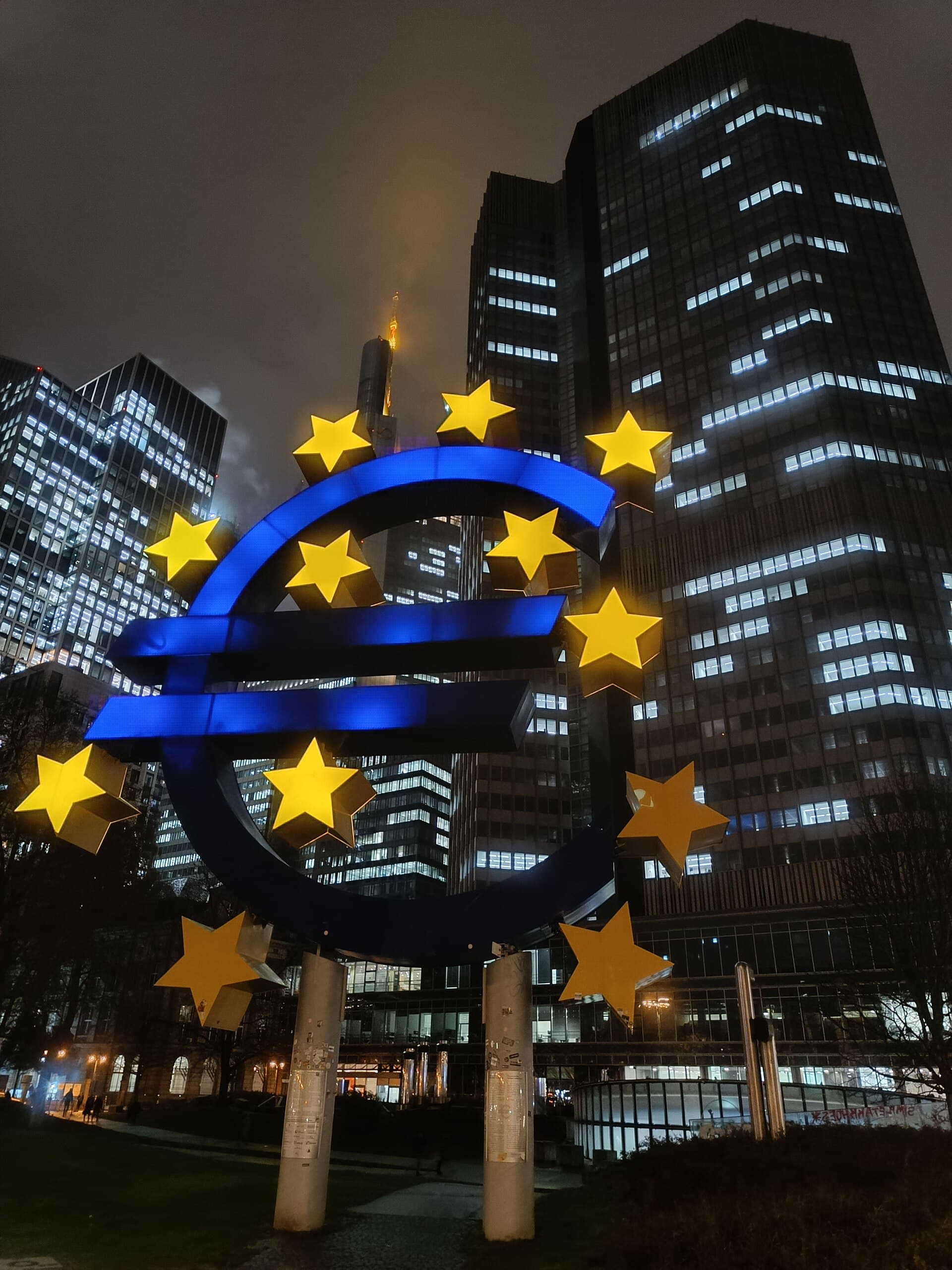 The birth of the euro — one currency for many peoples